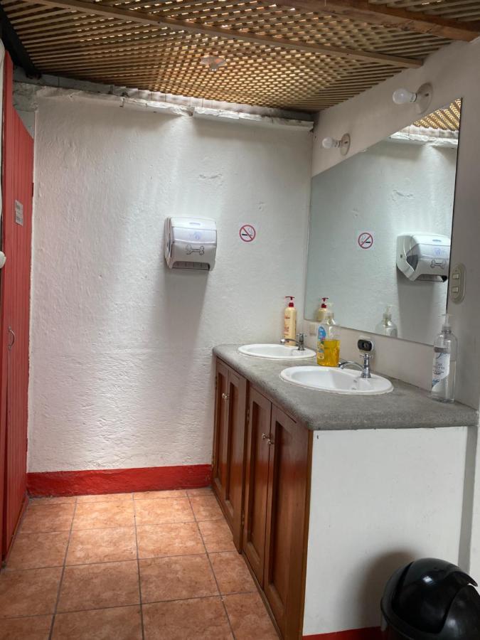 El Extranjero Hostal Antigua Eksteriør bilde